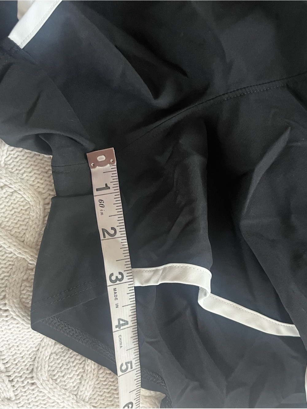 Under Armour Women’s Black Running Shorts with White Trim Size Small - Picture 5 of 8